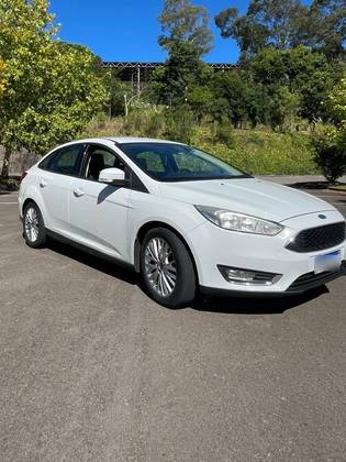 FORD FOCUS 2.0 SE PLUS SEDAN 16V FLEX 4P POWERSHIFT